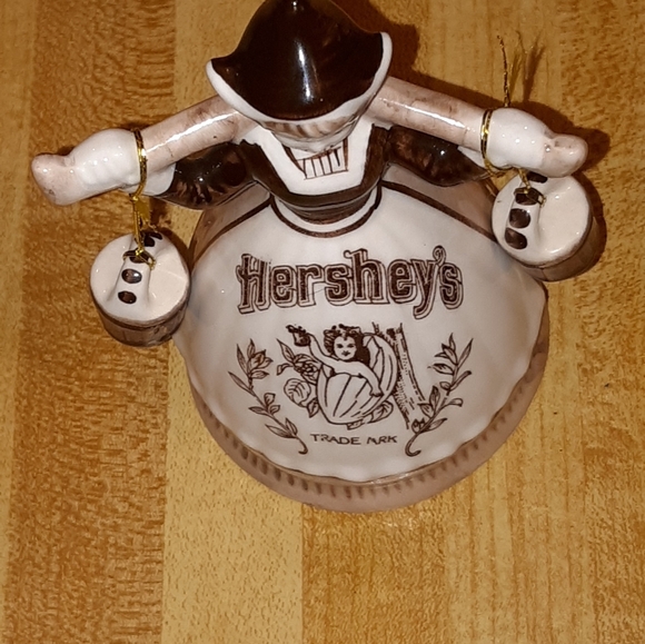1982 HERSHEY Co. HAND-MADE HAND-PAINTE CERAMIC HERSHEY PARK MILKMAID DINNER BELL - Picture 4 of 6